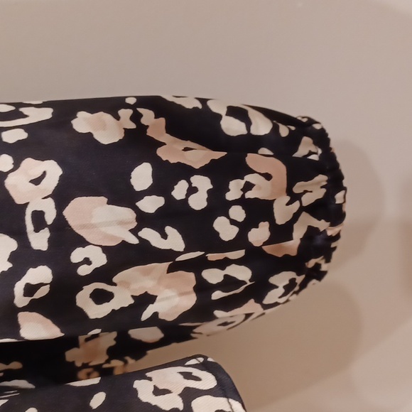 Ann Taylor Factory Animal Print Pull On Blouse- Sz. XL - Picture 6 of 8